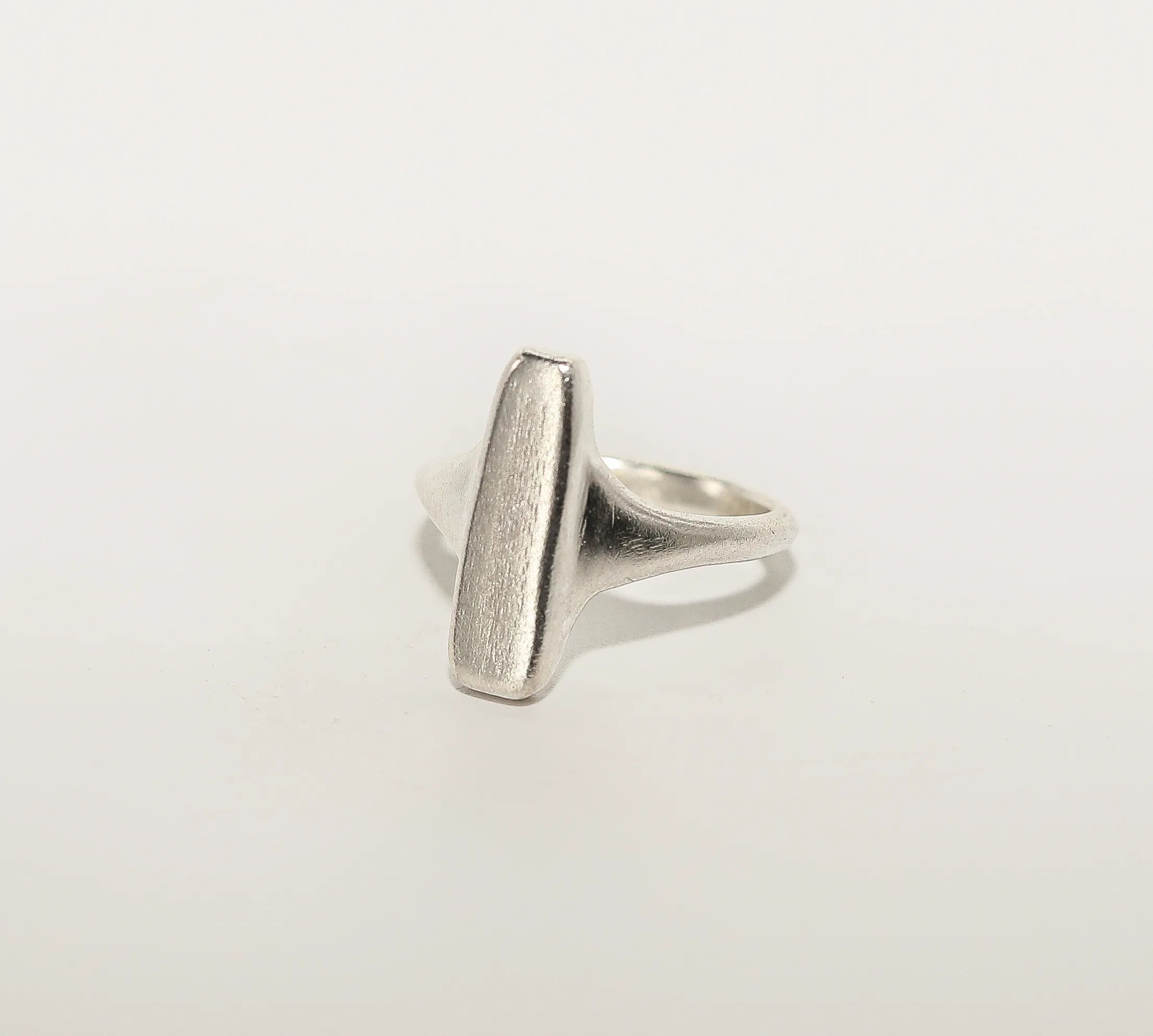 Engravable Column Signet Ring