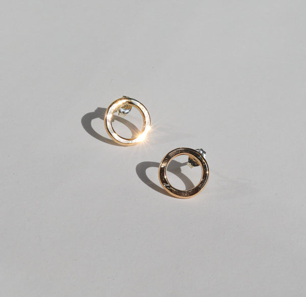 Aperture Studs